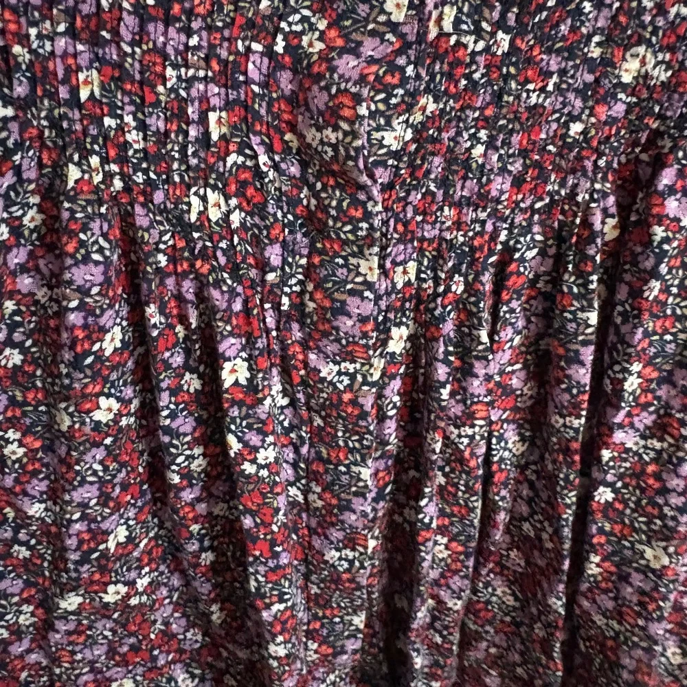 Lucky Brand Floral Pintuck Popover Blouse Pesant Top Button Down Front SZ M - Picture 8 of 10